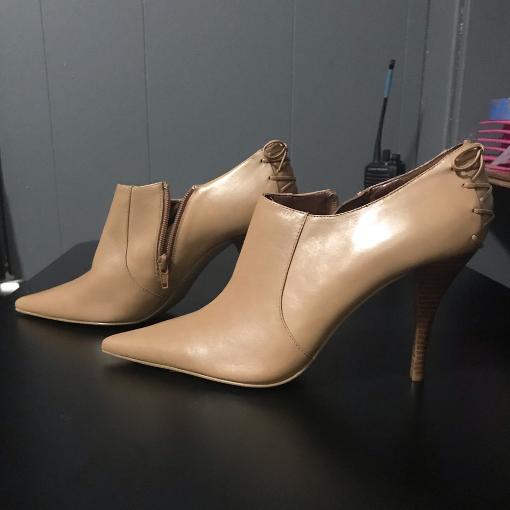 Never worn heel